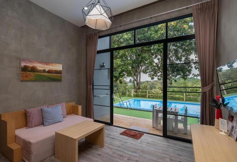 プールビュースイート, Veravian Resort