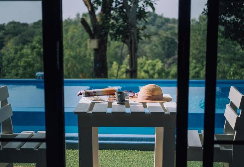풀장 전망 스위트, Veravian Resort