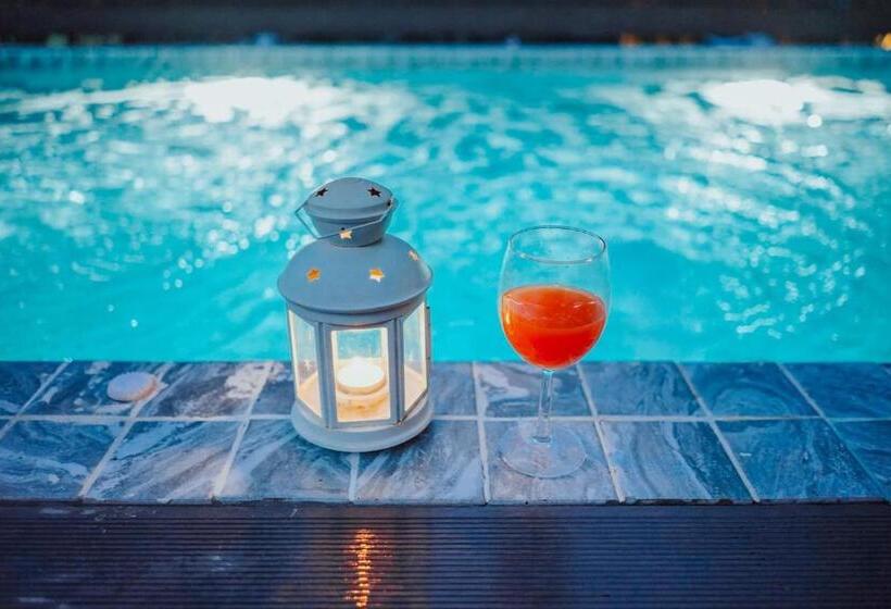 プール付き1ベッドルームヴィラ, Veravian Resort