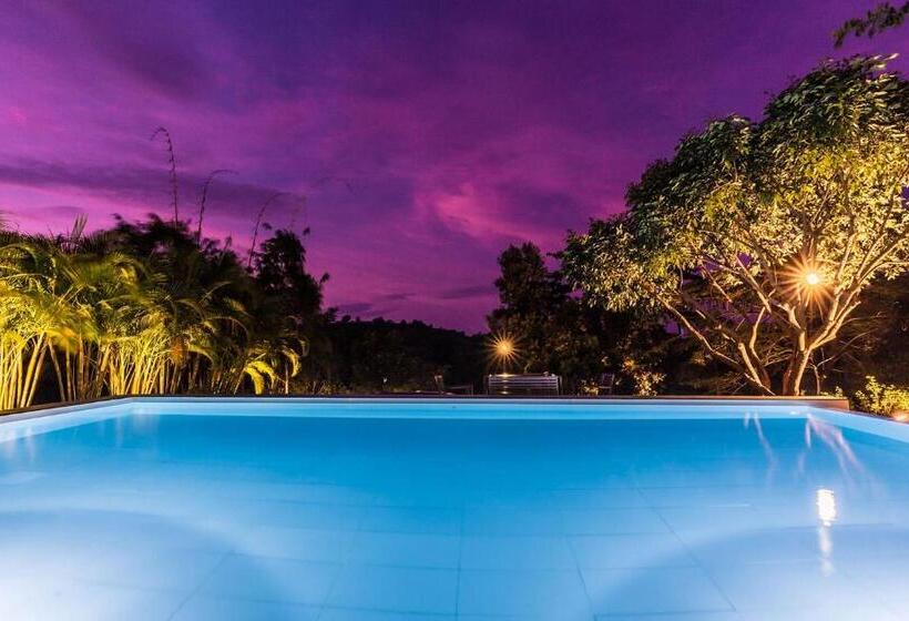 ویلای یک اتاق خوابه با استخر شنا, Veravian Resort