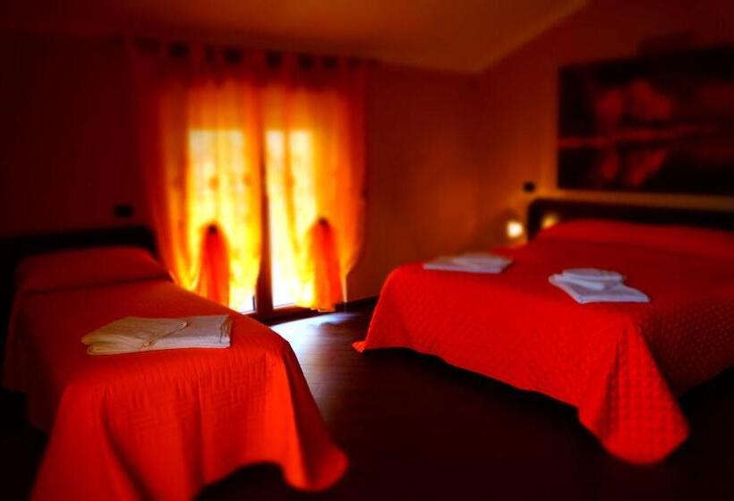 带阳台的三人标准间, B&b Il Fruscio