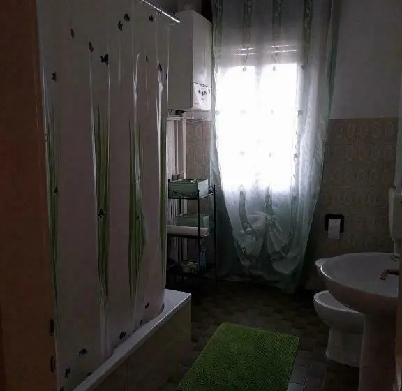 バス共有のスタンダードルーム, B&b La Luce   Casa Di Ale
