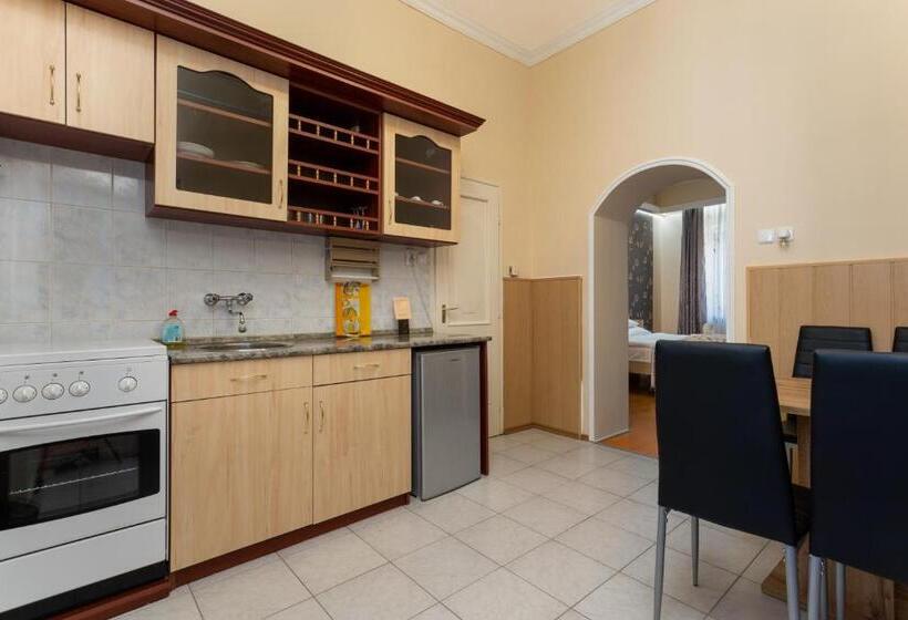 带1个卧室的公寓, Illés