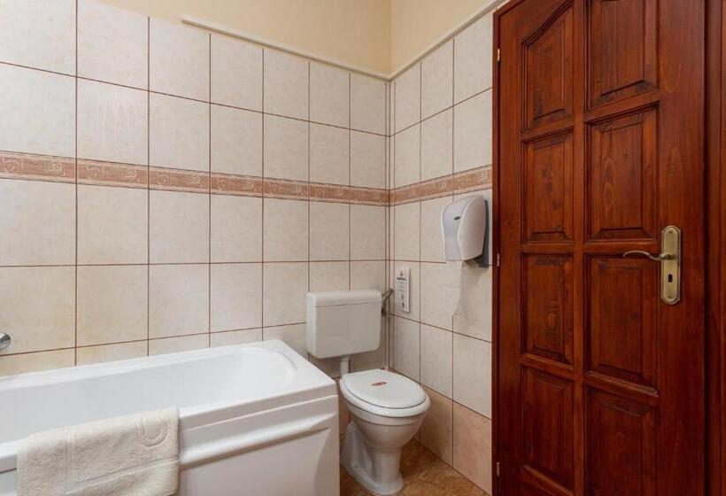 带2个卧室的公寓, Illés