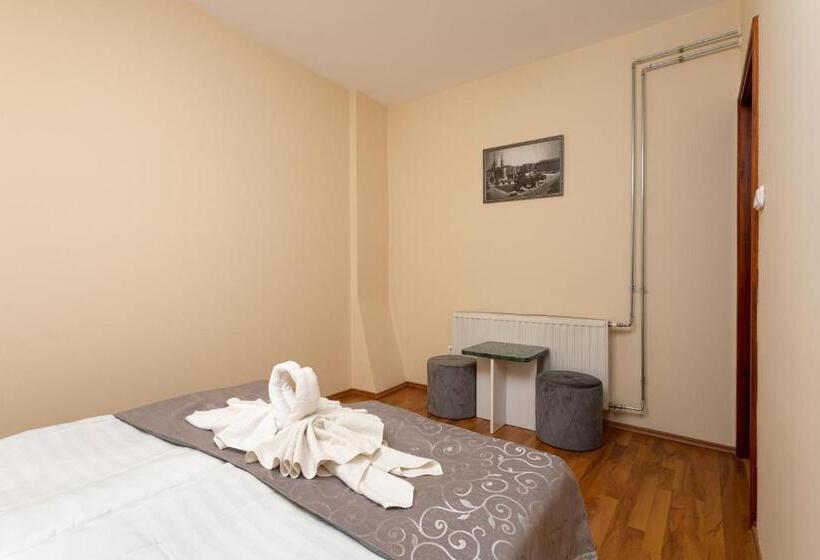 带2个卧室的公寓, Illés