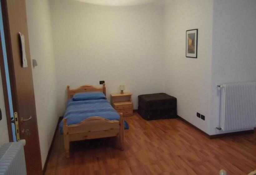 バルコニー付きスタンダードトリプルルーム, Sentiero Valinis