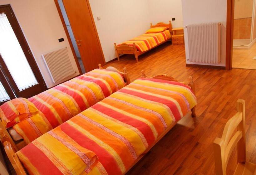 スタンダードトリプルルーム, Sentiero Valinis