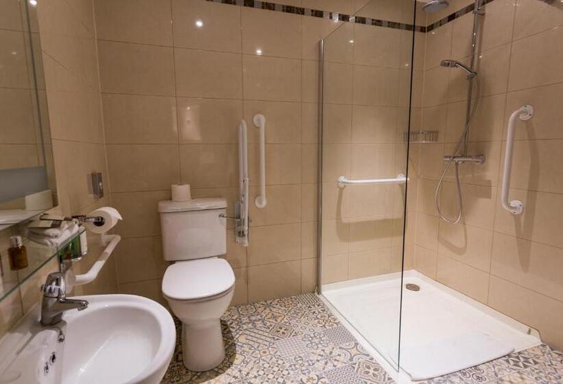 장애인을 위한 킹사이즈 침대 스탠다드 룸, 12th Lock Boutique