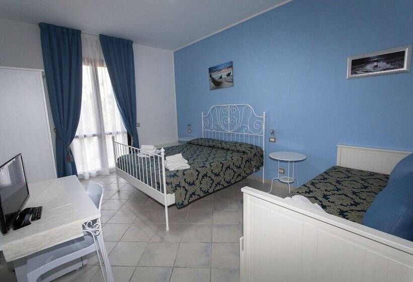 חדר סטנדרט לשלושה, Achibea