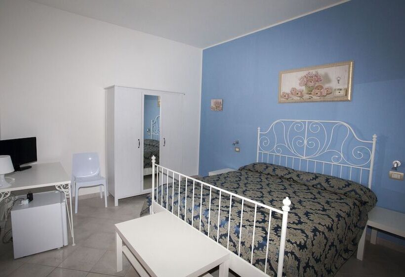 חדר סטנדרט לארבעה, Achibea