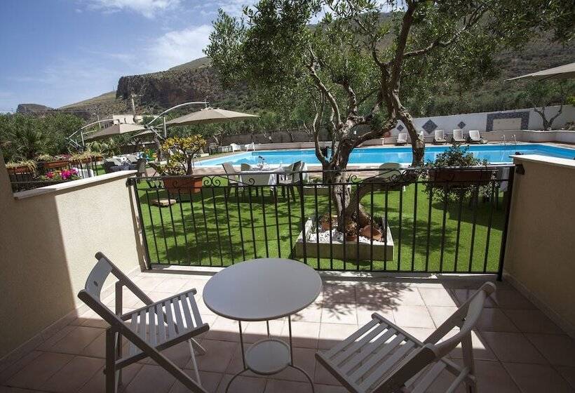 חדר סטנדרט לארבעה, Achibea