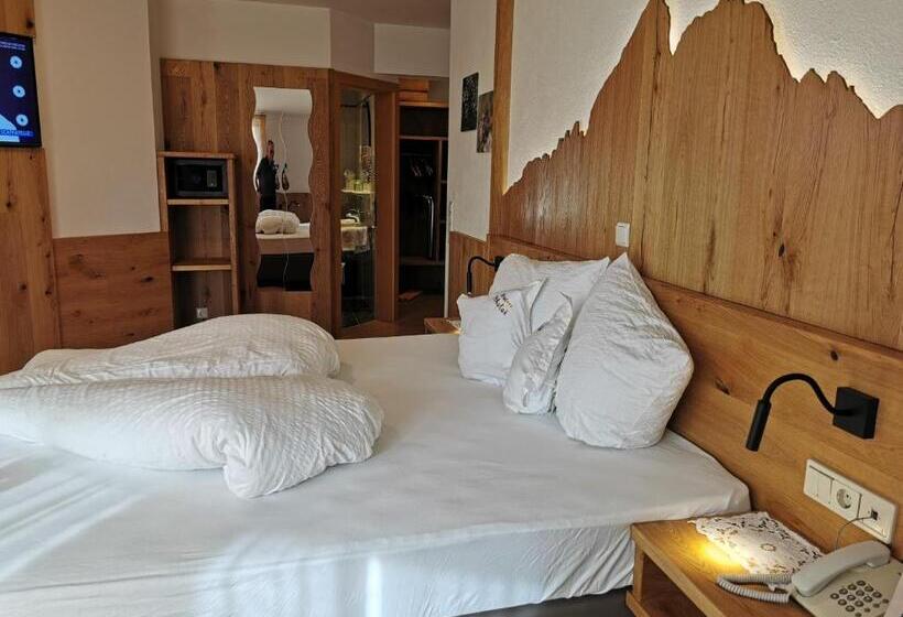 トリプルクラシックルーム, Akelei