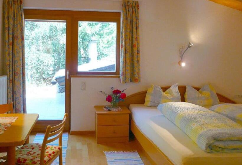 带露台的标准工作室, B & B Apartments Ortlerblick