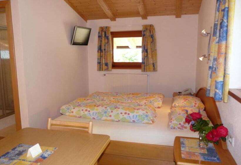 Comfort studio with terrace, B & B Apartments Ortlerblick