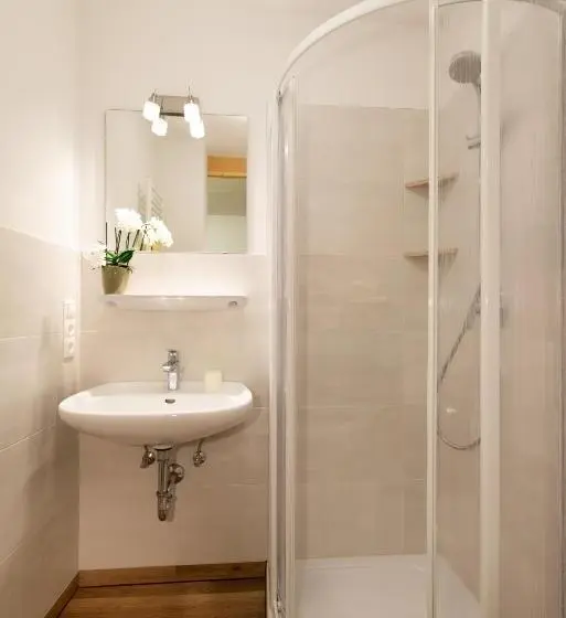 Economy Yhden Hengen Huone, B & B Apartments Ortlerblick