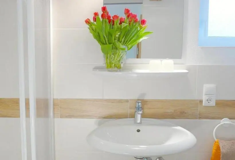 Standard Kolmen Hengen Huone Näkymä, B & B Apartments Ortlerblick