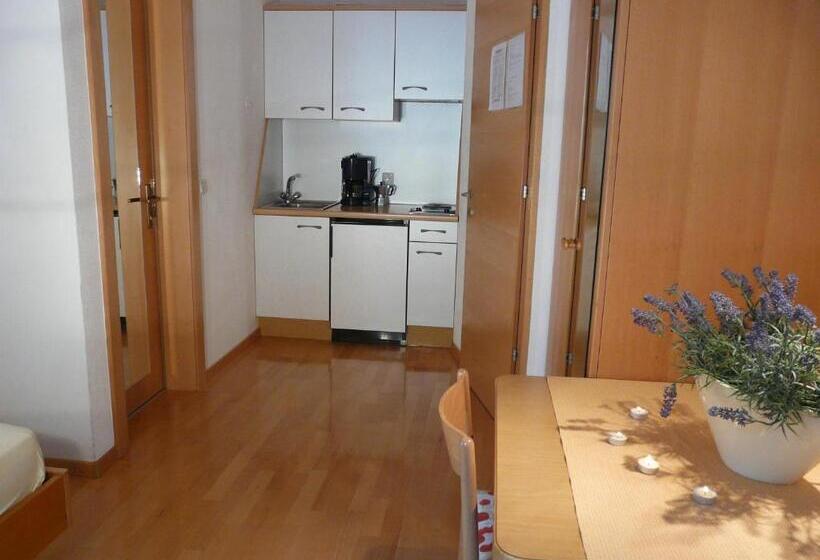 带露台的标准工作室, B & B Apartments Ortlerblick