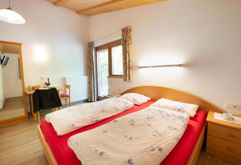 带露台的标准工作室, B & B Apartments Ortlerblick