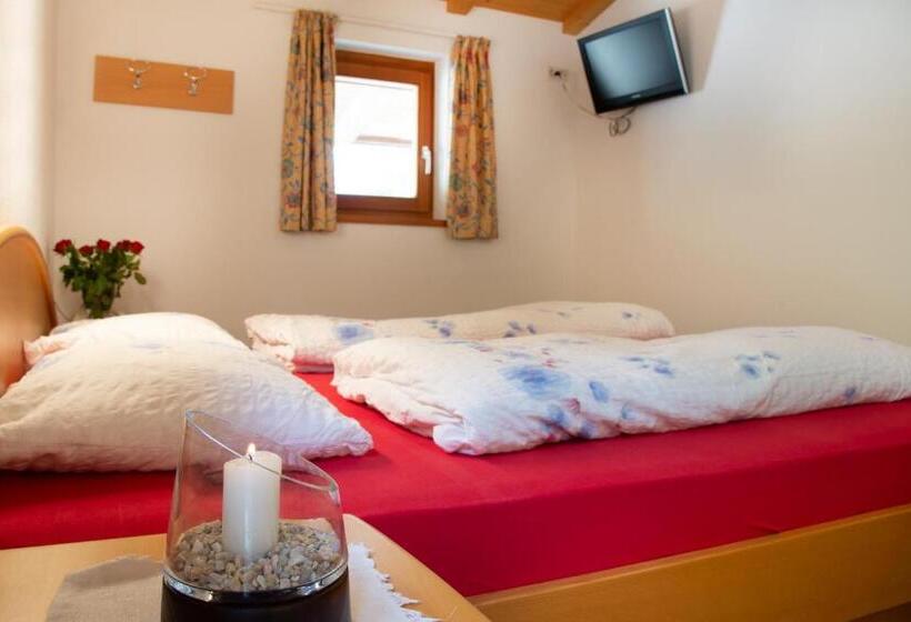 带露台的标准工作室, B & B Apartments Ortlerblick