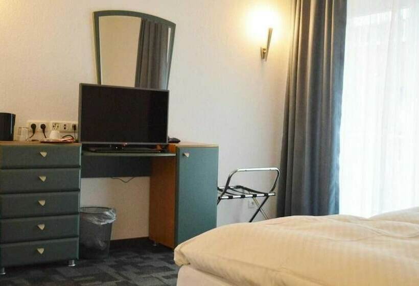 Номер Стандарт Трехместный, B8 Voerde