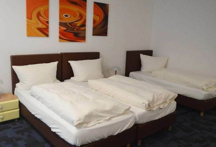 스탠다드 트리플 룸, B8 Voerde