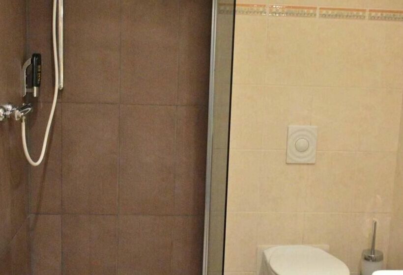 Номер Стандарт Трехместный, B8 Voerde