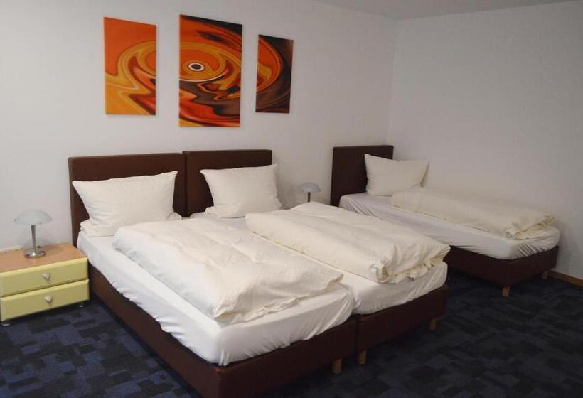 스탠다드 트리플 룸, B8 Voerde