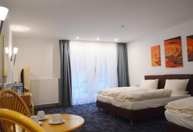 스탠다드 트리플 룸, B8 Voerde