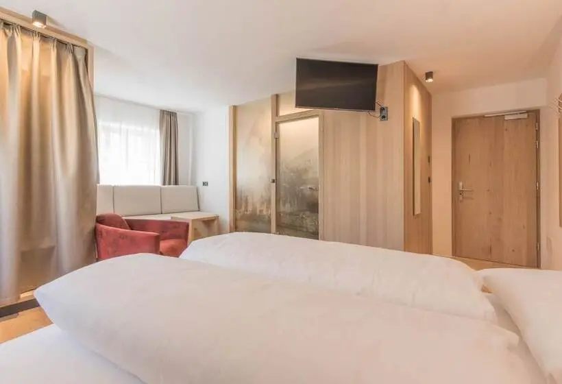 Standard Kolmen Hengen Huone, Belvenu Boutique