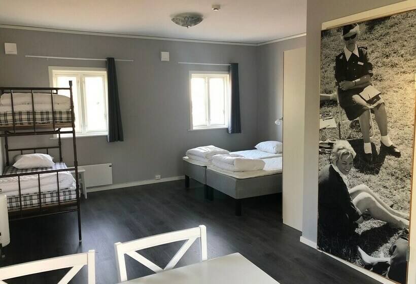 Студия Стандарт, Stf Bunge Vandrarhem