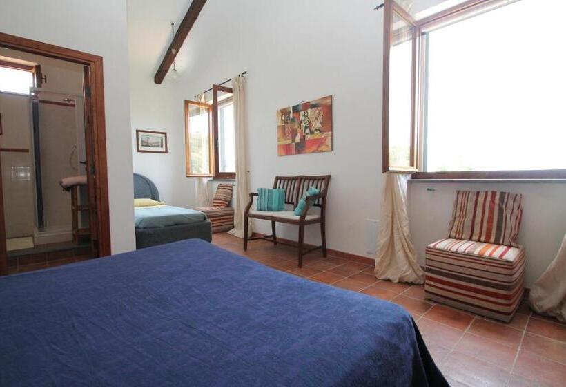 Трехместный Superior Вид на Море, Villa Tresino B&b
