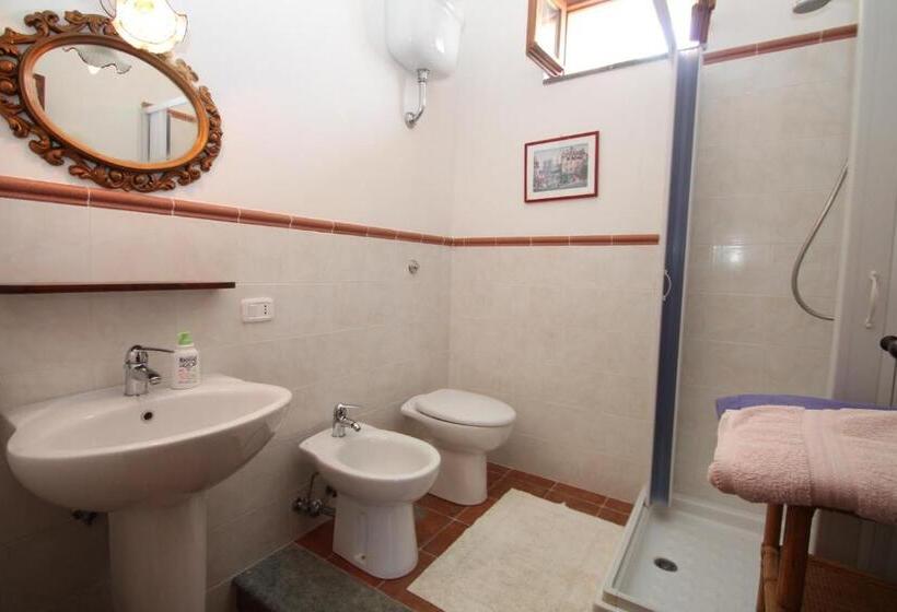 オーシャンビューのスーペリアトリプルルーム, Villa Tresino B&b