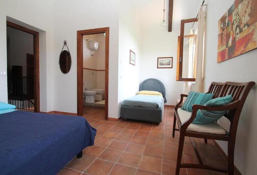 オーシャンビューのスーペリアトリプルルーム, Villa Tresino B&b