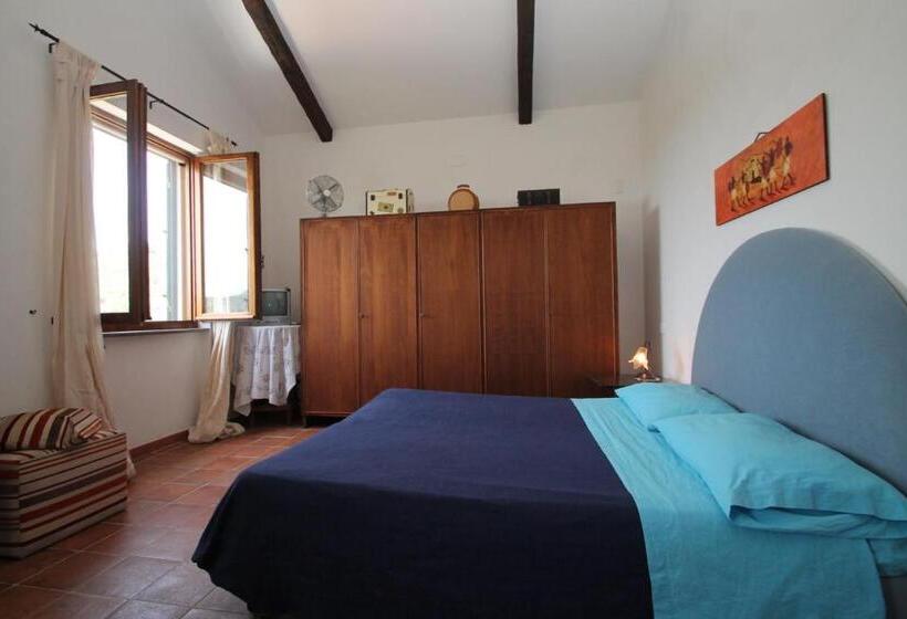 オーシャンビューのスーペリアトリプルルーム, Villa Tresino B&b