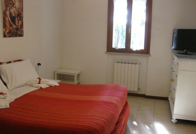 اتاق خانوادگی, Country House B&b Appartamenti Ai Cipressi
