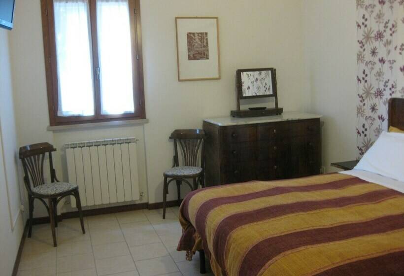 اتاق خانوادگی, Country House B&b Appartamenti Ai Cipressi