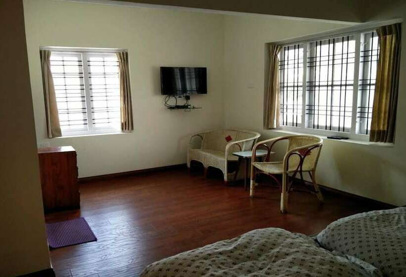 חדר דלוקס עם מרפסת, Colonels Inn