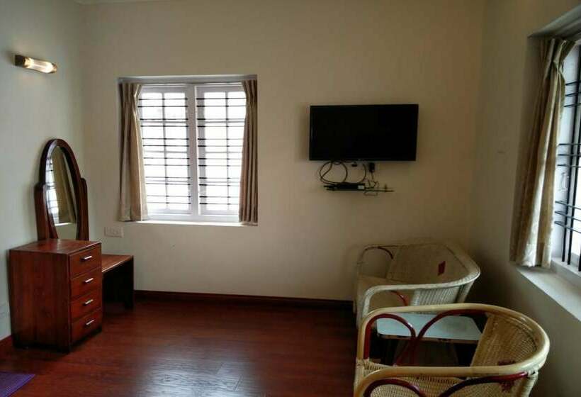 חדר דלוקס עם מרפסת, Colonels Inn