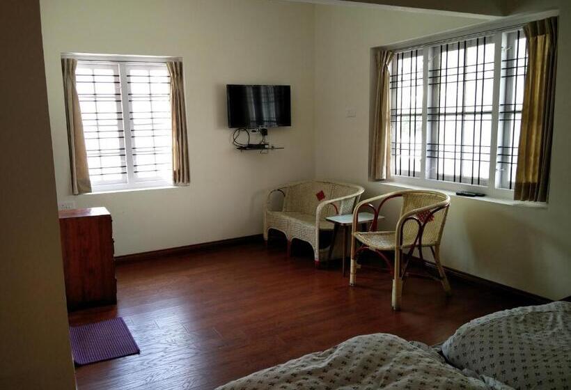 חדר דלוקס עם מרפסת, Colonels Inn