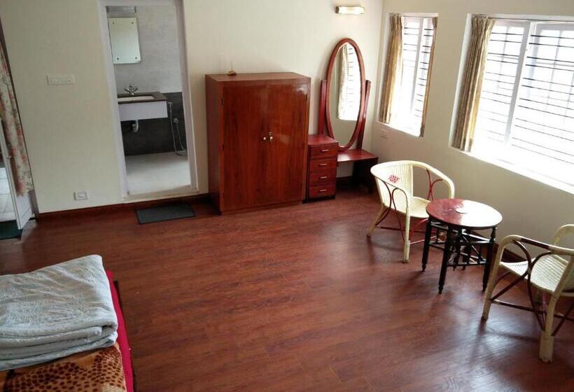 חדר דחוקס עם מיטת קינג, Colonels Inn