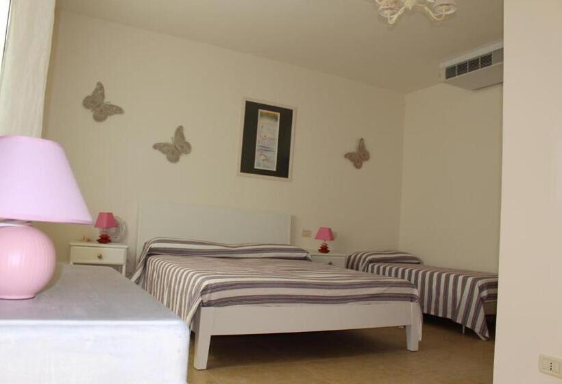 Quarto Triplo Estandar, Marelaguna Rooms