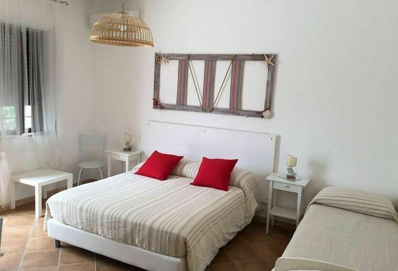 חדר סטנדרט לשלושה, Nonna Pina