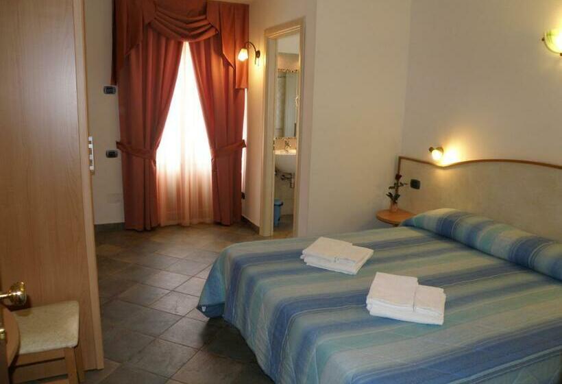 Номер Стандарт с Балконом, Casa Hotel Civitella