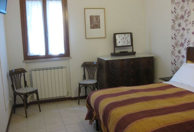 اتاق خانوادگی, Country House B&b Appartamenti Ai Cipressi