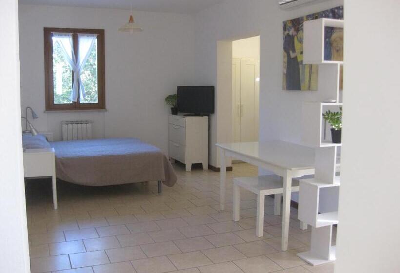 اتاق خانوادگی, Country House B&b Appartamenti Ai Cipressi