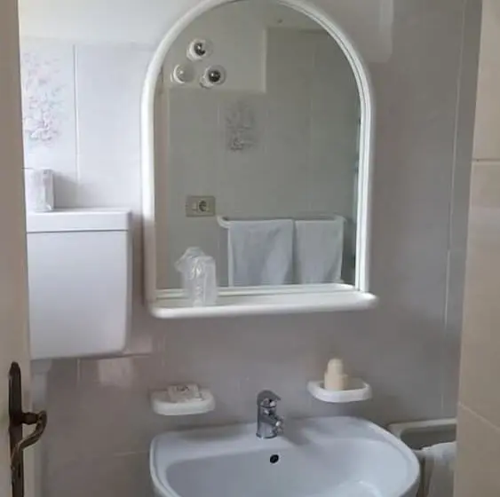 Standard Yhden Hengen Huone, Al Sogno