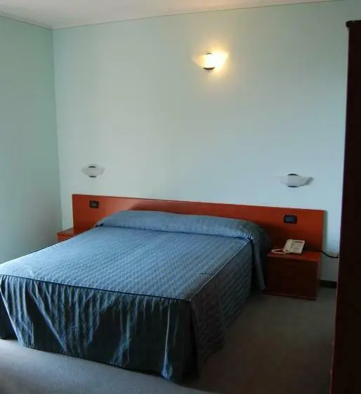 Standard-huone Järvinäkymä, Albergo Ristorante Orazio