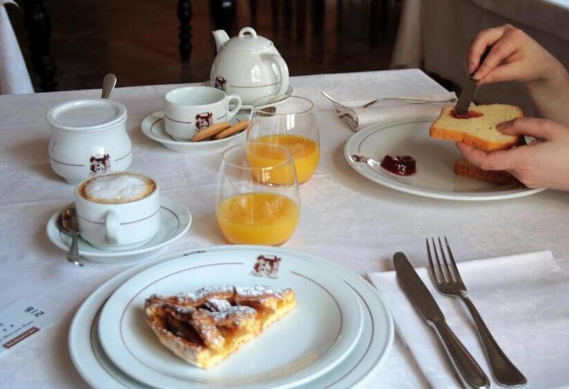 Номер Стандарт Вид на Озеро, Albergo Ristorante Orazio