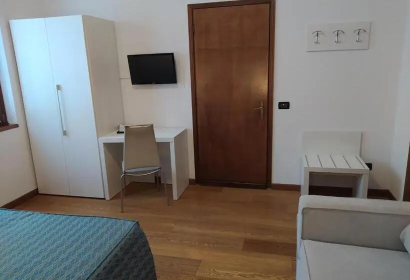 Standard Kolmen Hengen Huone, Albergo Ristorante Orazio
