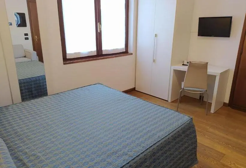 Standard Kolmen Hengen Huone, Albergo Ristorante Orazio